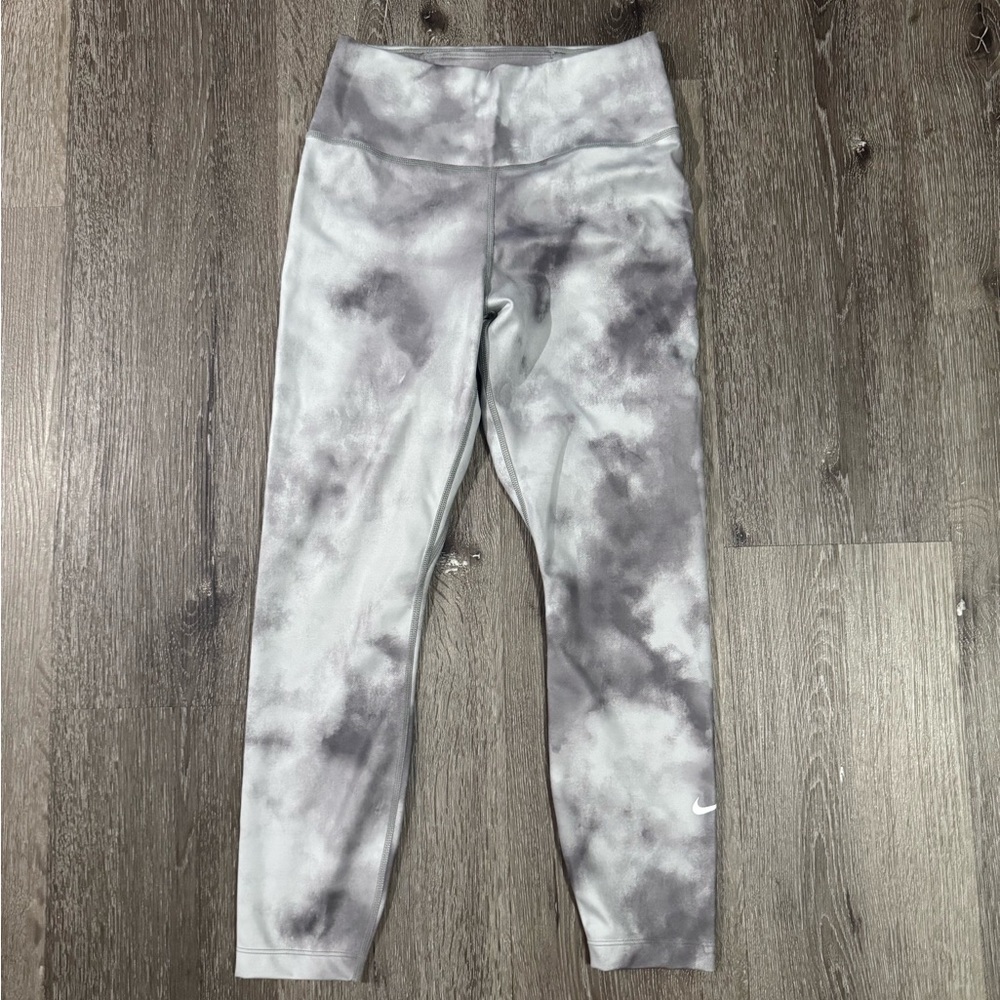Nike women Cloudy Gray Leggings